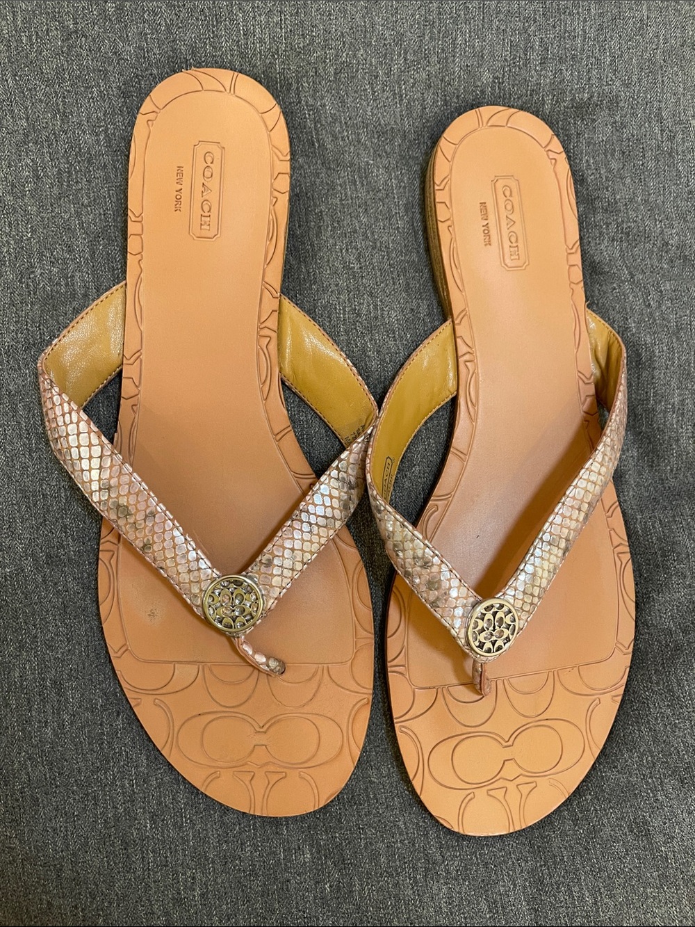 COACH Women's  Snakeskin Metallic Pink Leather Flip Flop Sandals Sara size 9 1/2